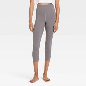 All in Motion Everyday Soft Ultra High-Rise Capri Leggings (Gray, Size Large)